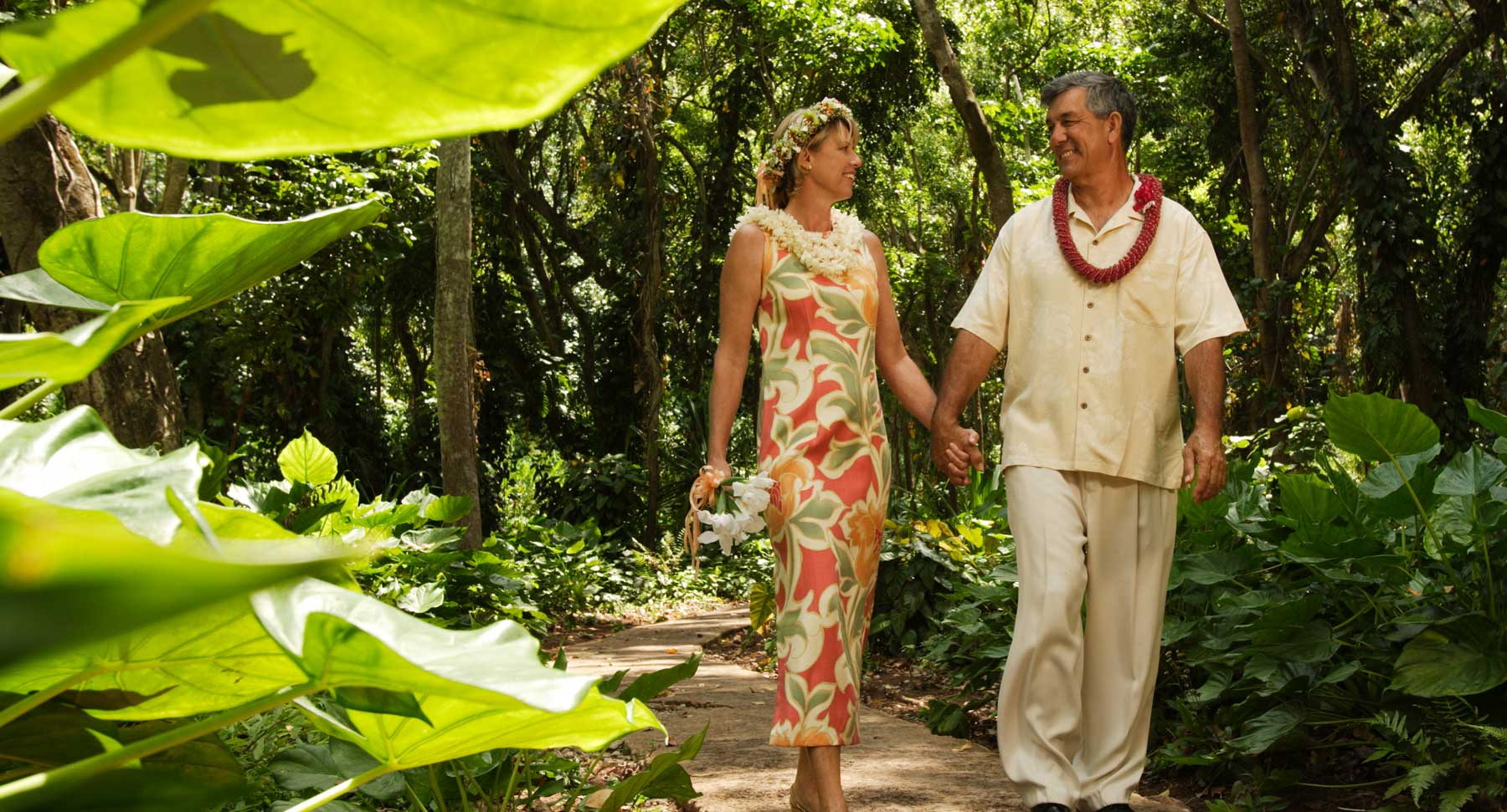 A Romantic Wedding at Kauai's Fern Grotto
